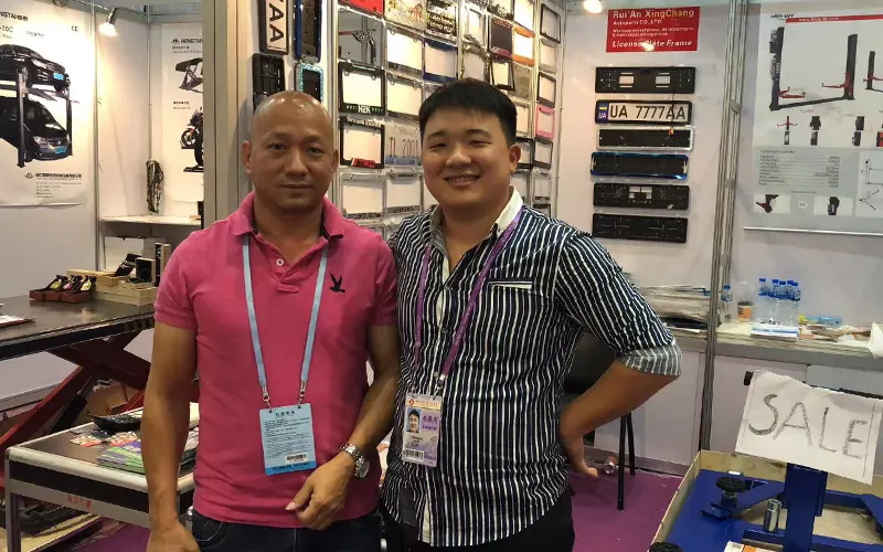 license-plate-frame-trade-show-customer-photo